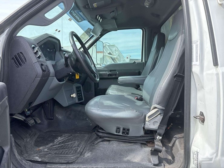 2012-ford-f750-image-7