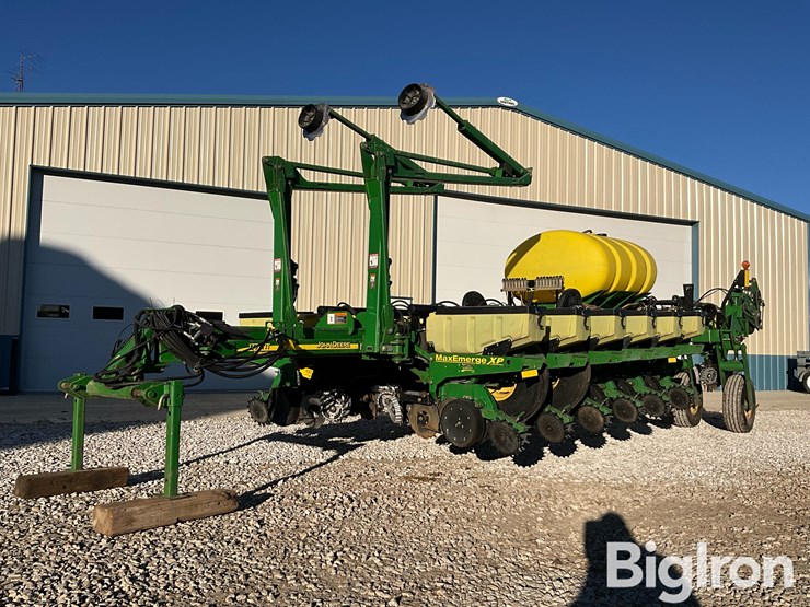 2009-john-deere-1770nt-image-1
