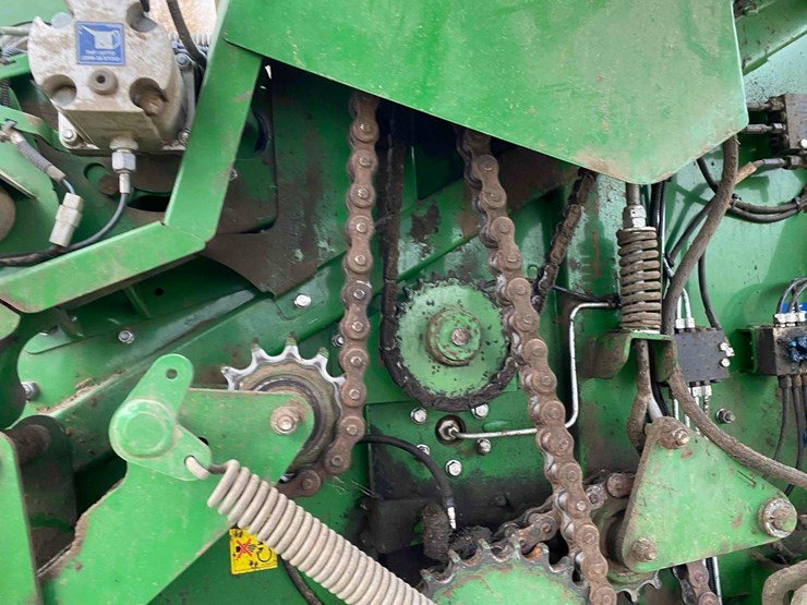 mchale-750-v6-round-baler,-image-58