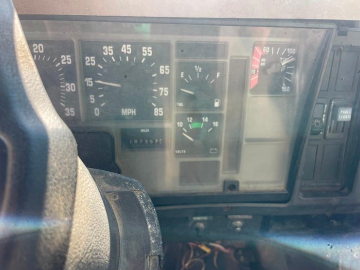 international-4700-image-9