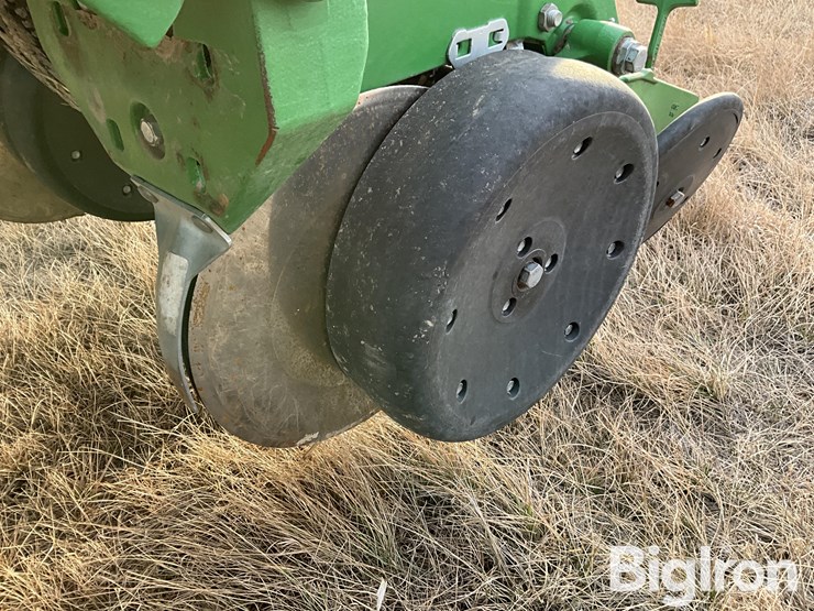 2005-john-deere-1770nt-ccs-image-12