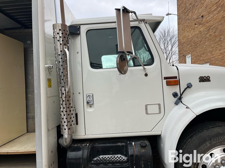 2000-international-4900-image-13