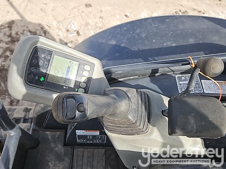 2021-yanmar-vio25-image-34