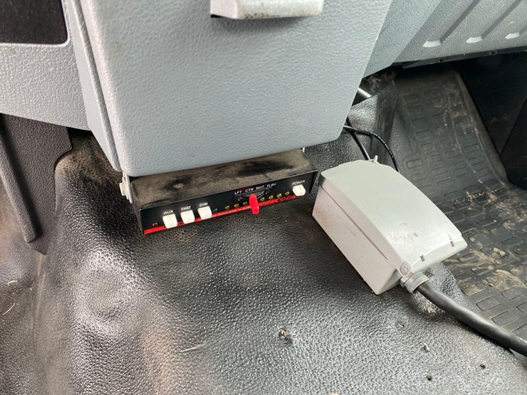 2014-ford-f350-sd-image-28