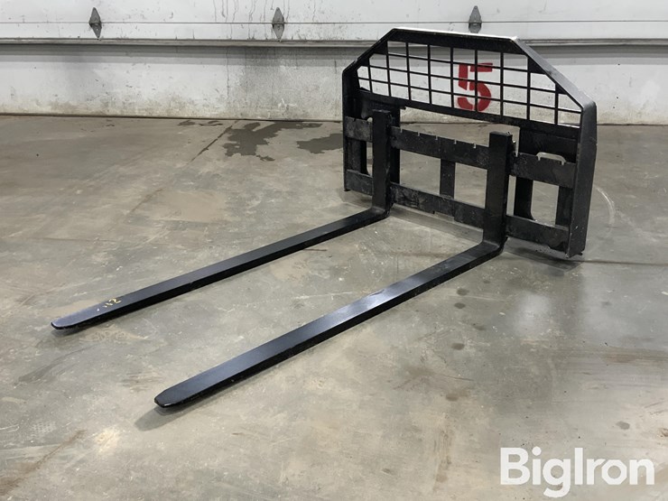 2025-giyi-60"-skid-steer-pallet-forks-&-mast-assy-image-1