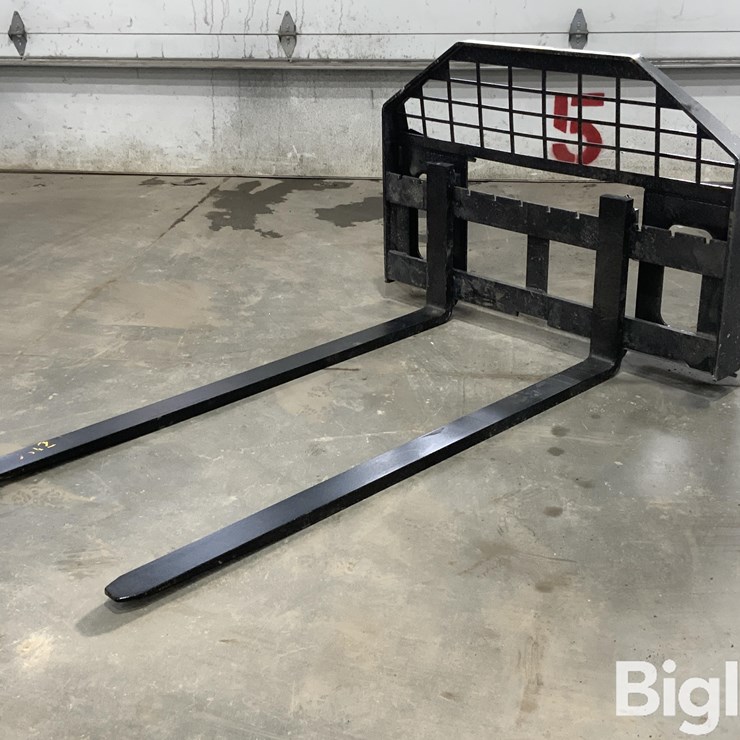 2025 GIYI 60" Skid Steer Pallet Forks & Mast Assy