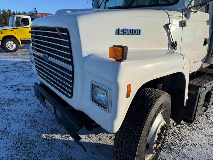 1996-ford-l-image-12