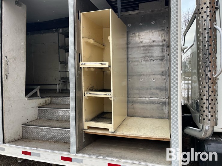 2000-international-4900-image-15