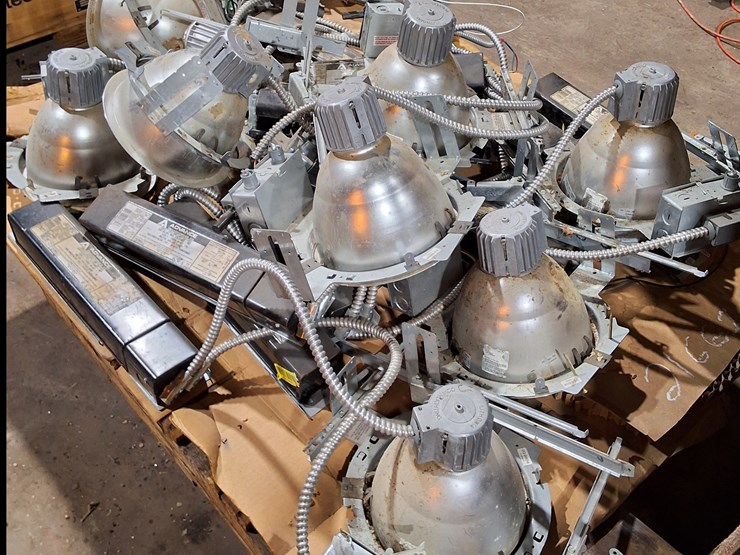 #337-•-pallet-of-9-recessed-lights-with-transformers-image-4