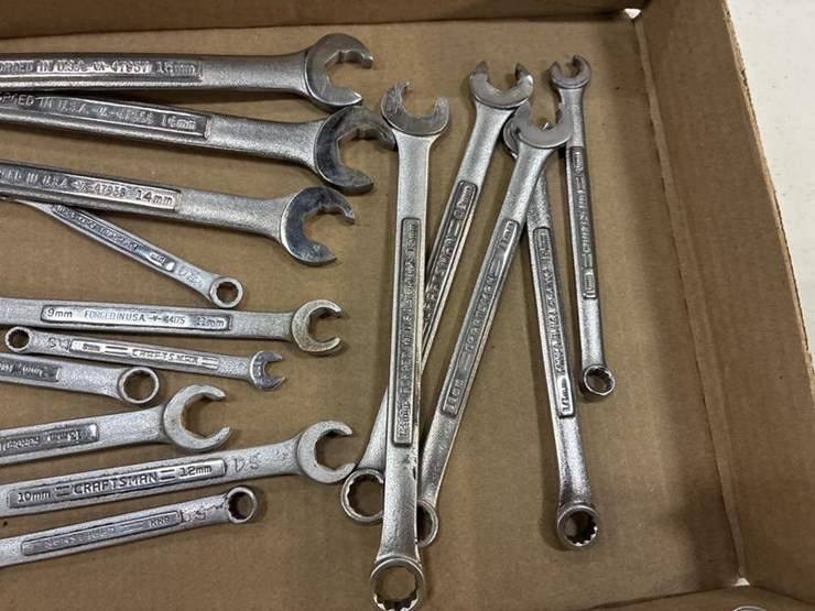 #115307-•-box-of-craftsman-metric-wrenches-image-2
