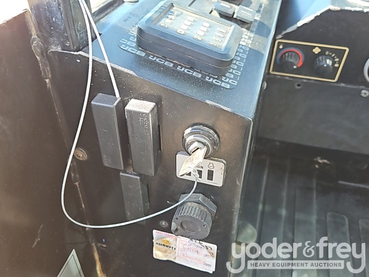 2017-jcb-926-image-27