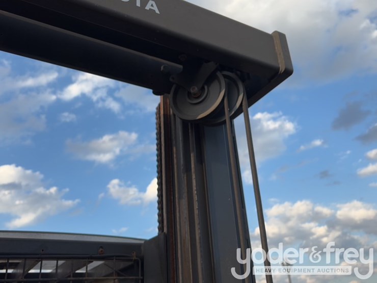 2017-toyota-6bpu15-image-17