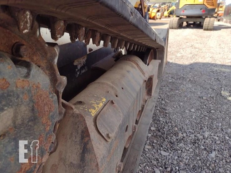 2020-bobcat-t590-image-30