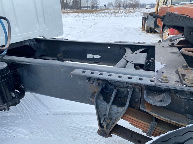 2001-case-ih-4900-image-16