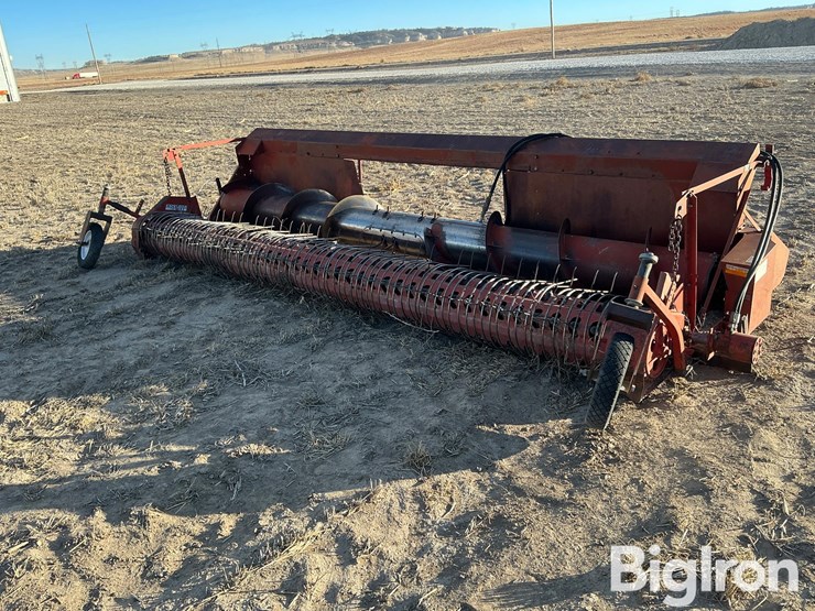 international-810-image-2