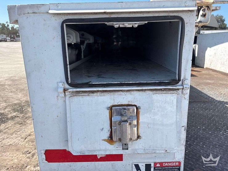 2014-ford-f550-image-24