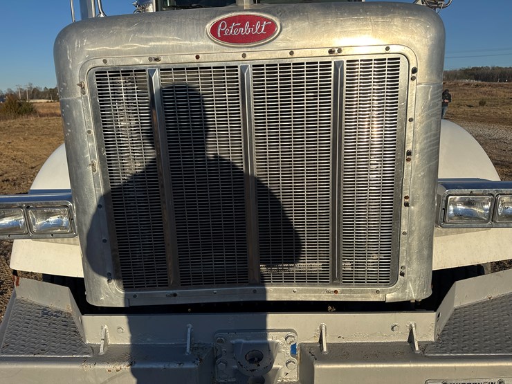 2006-peterbilt-357-image-11