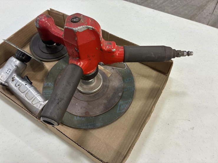 #115327-•-box-of-air-sanders-image-2