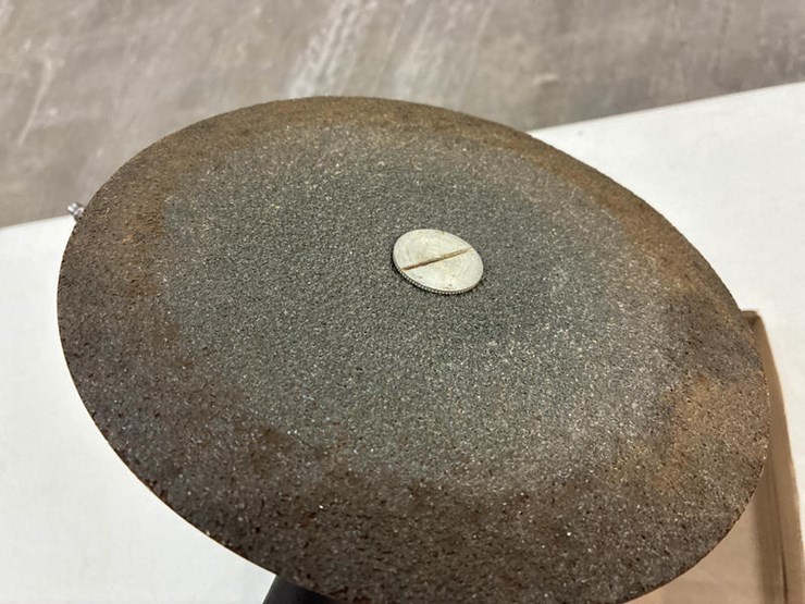 #115327-•-box-of-air-sanders-image-6