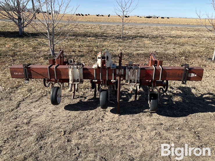 noble-2-row-s-tine-field-cultivator-image-2