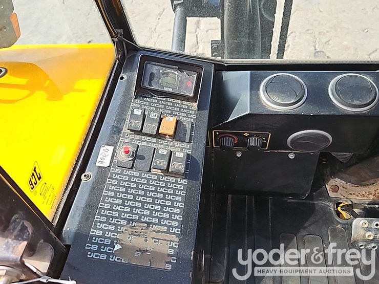 2015-jcb-926-image-39