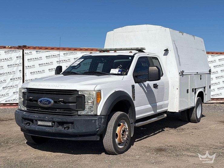 2017-ford-f550-image-1