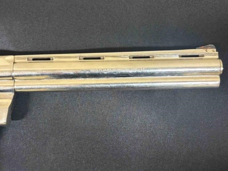 colt---python--357-mag.-revolver-image-5