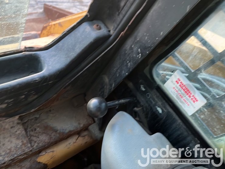 2012-caterpillar-252b3-image-27