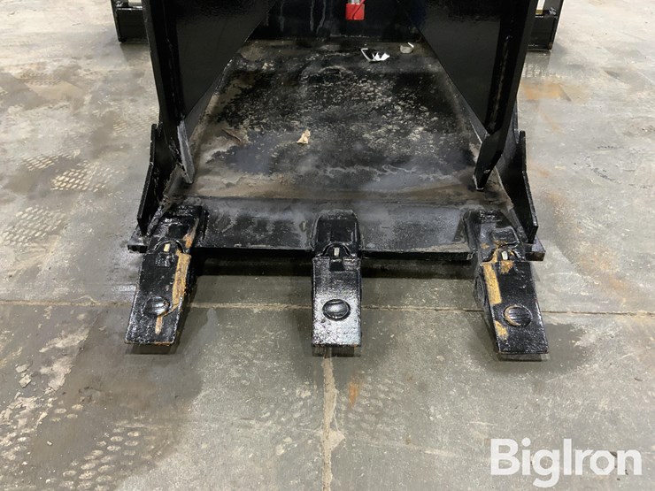 2025-giyi-sgb20-skid-steer-stump-grab-bucket-image-18