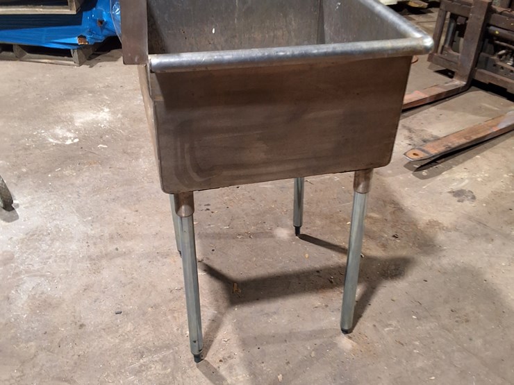 #331-•-stainless-steel-sink-image-3