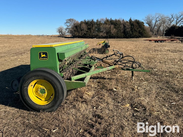 john-deere-8200-image-4