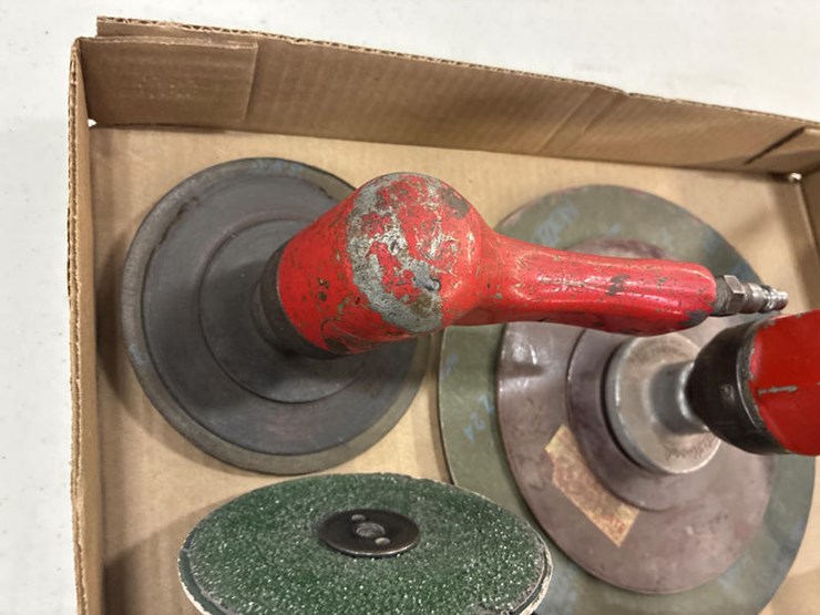 #115327-•-box-of-air-sanders-image-4