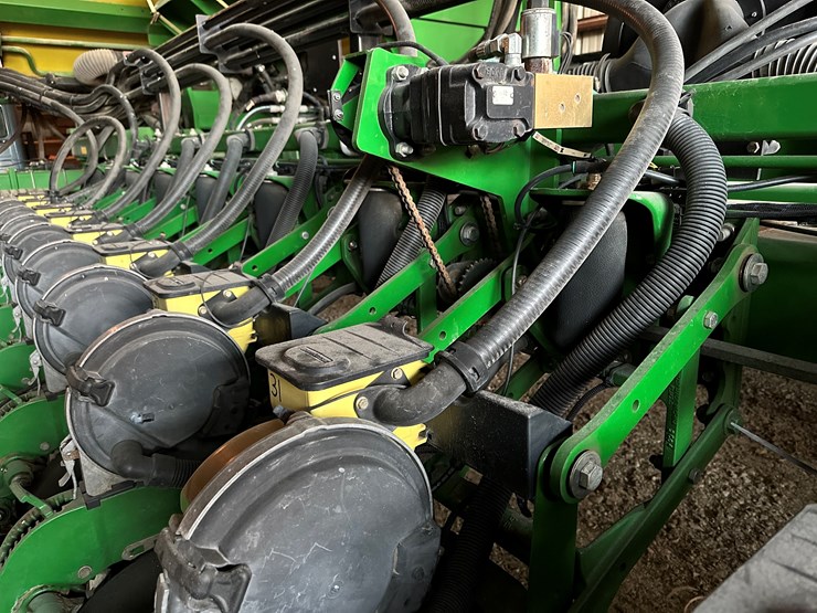 2013-john-deere-db60-36r20-image-5