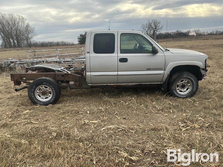 2006-gmc-sierra-2500-image-4