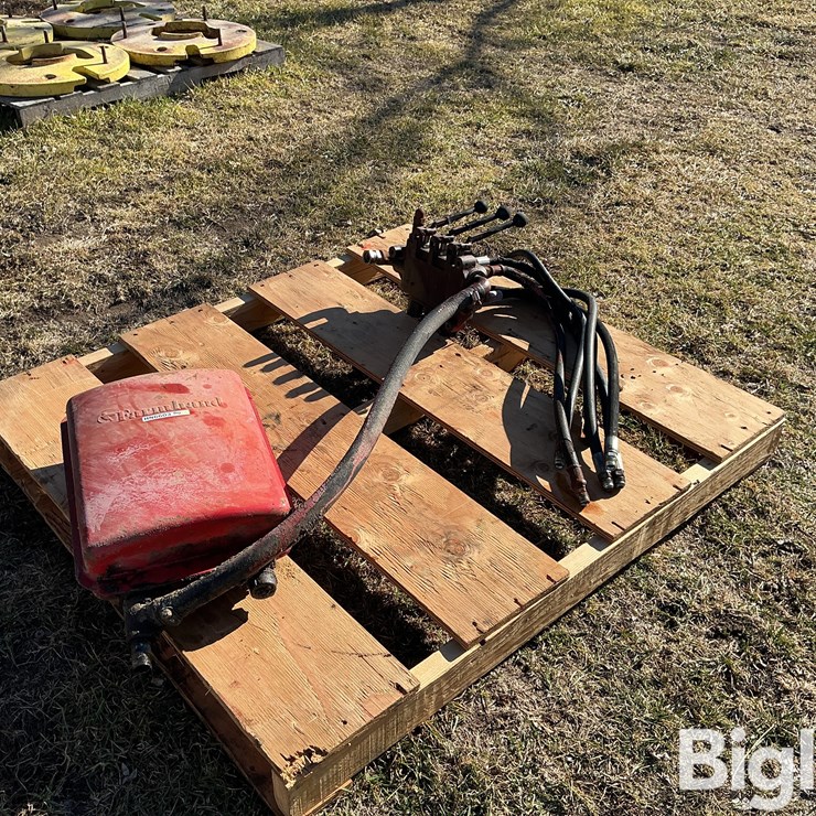 Farmhand 3-Handle Control & Reservoir