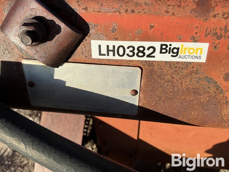 international-810-image-14