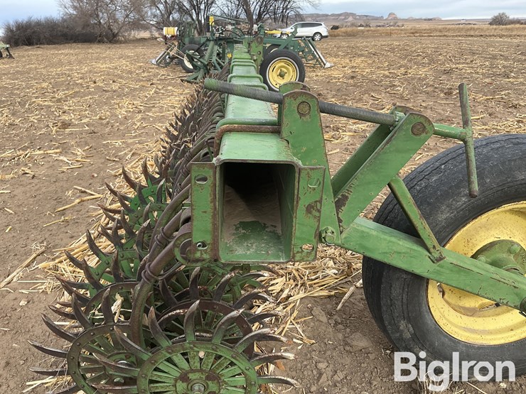 john-deere-400-image-12