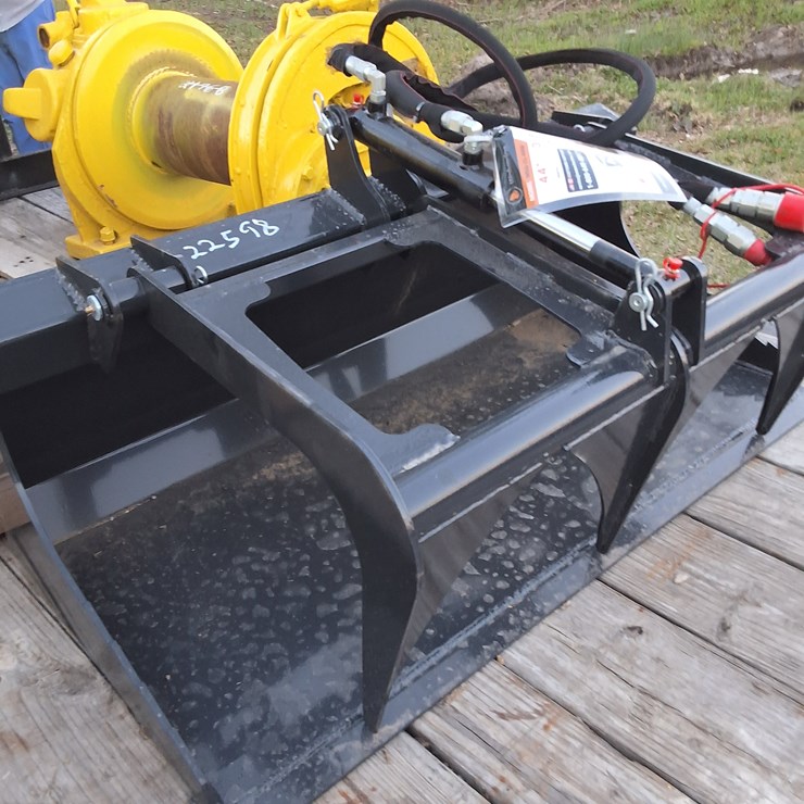 #324 • GRAPPLE BUCKET FOR MINI SKID STEER