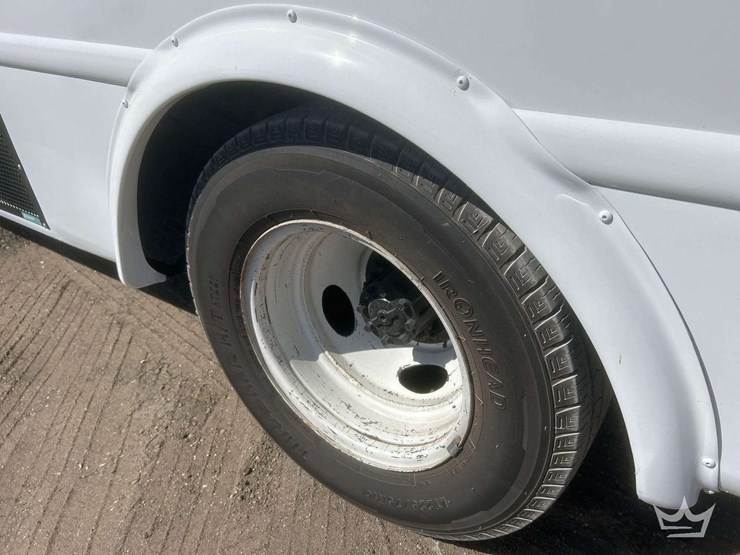 2016-ford-e350-image-29