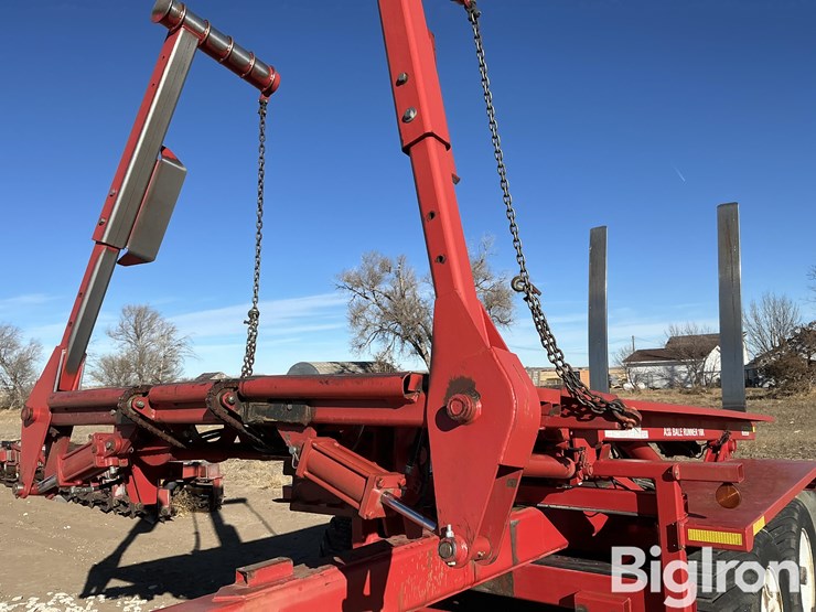 morris-pro-ag-k16-pull-type-large-square-bale-stacker-image-12