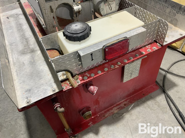 fiberglass-water-tank-w/electric-motor-image-9