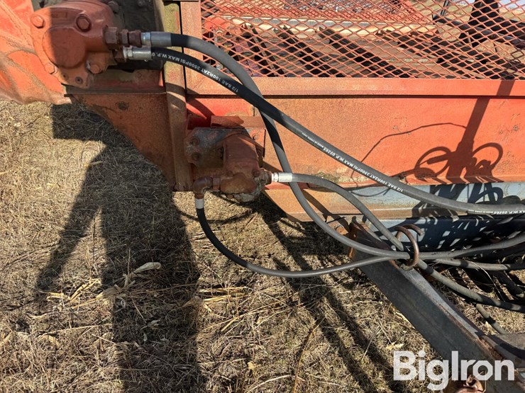 baker-bale-unroller-image-11