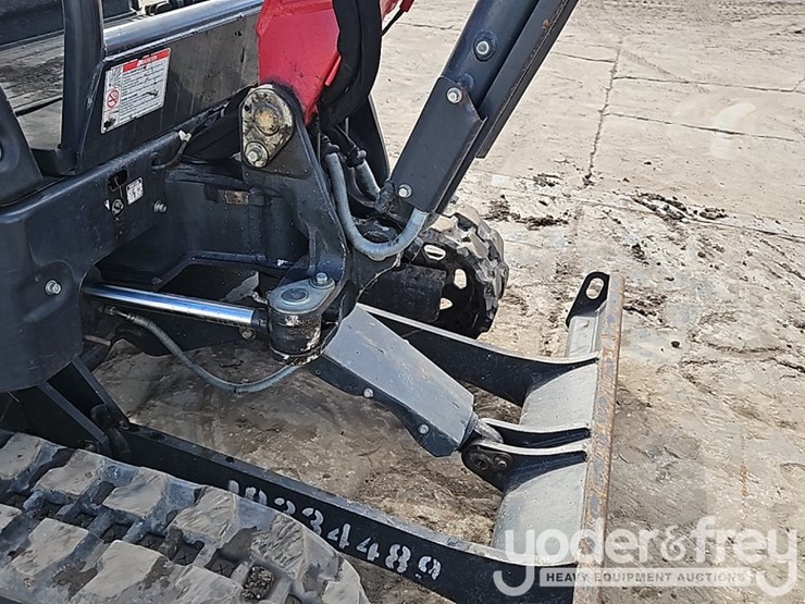 2021-yanmar-vio25-image-14