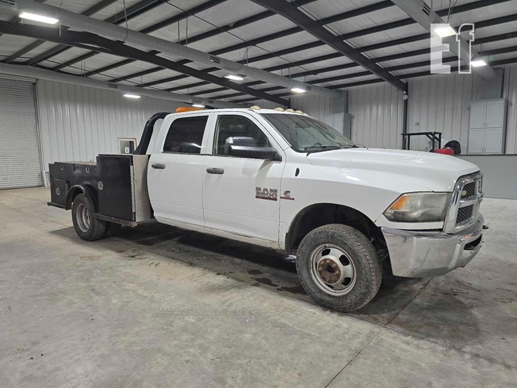 2014-ram-3500-hd-image-2