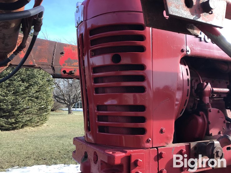 1955-farmall-400-2wd-tractor-w/loader-&-frontier-blade-image-18