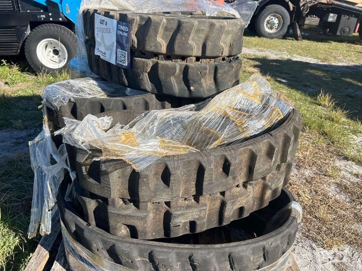 mini-skid-steer/-excavator-tracks-image-6