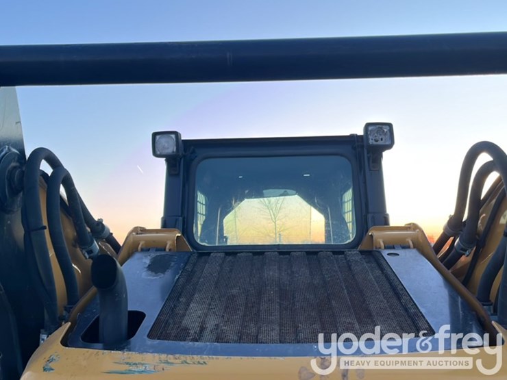 2012-caterpillar-252b3-image-18