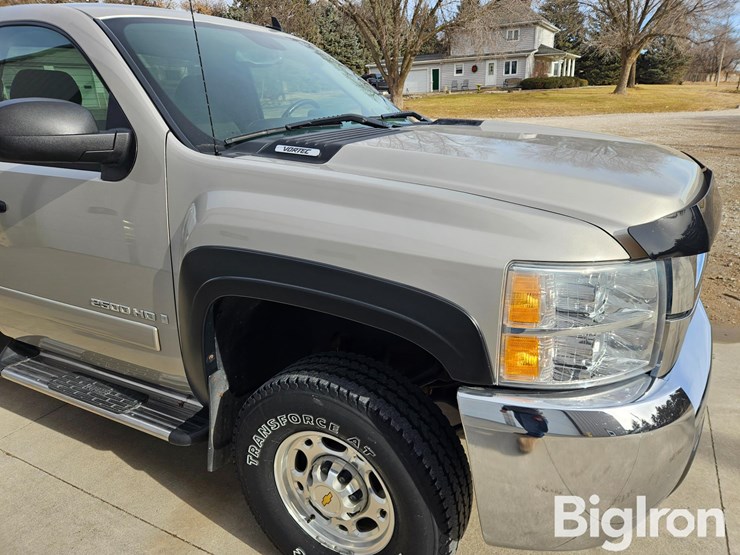 2007-chevrolet-silverado-2500-lt-image-13