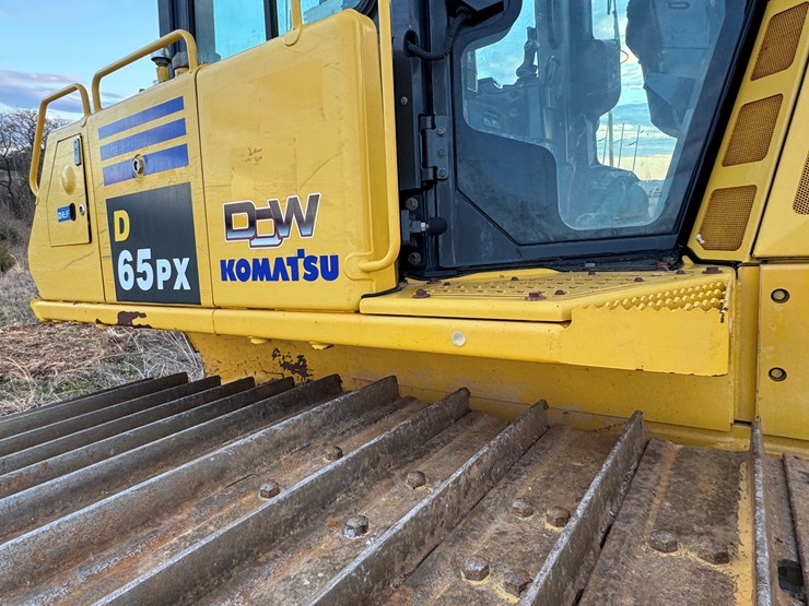 komatsu-d65px-image-32