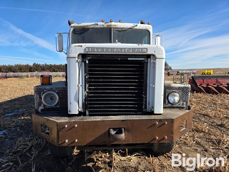 1975-international-f5070-image-2